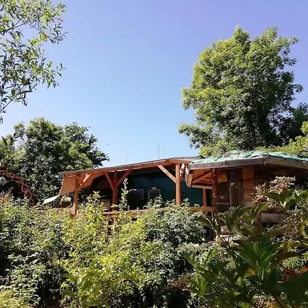 Truck & Pod Creative Nature Retreat. Bantry Exterior photo